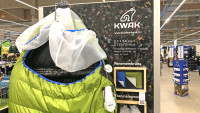 tul KWAK v Decathlonu na totemu z TXB desky (1)
